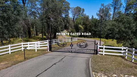 Lamb Lane, Redding, CA 96001 photo 2