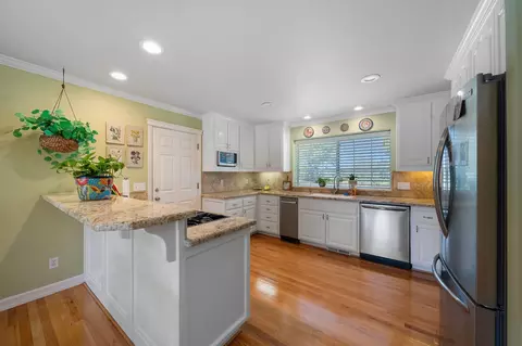 Kitchen - 13087 Spring Lake St, Redding, CA 96003 photo 1 of 6