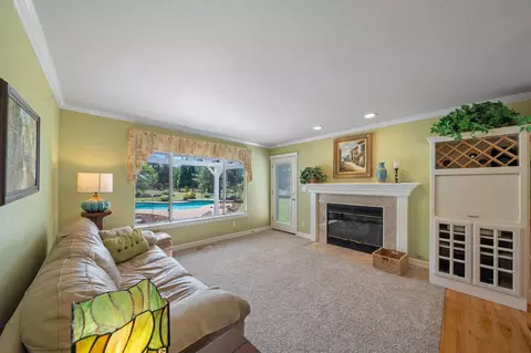 Living - 13087 Spring Lake St, Redding, CA 96003 photo 6 of 9