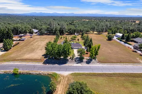 View/Area - 13087 Spring Lake St, Redding, CA 96003 photo 4 of 9
