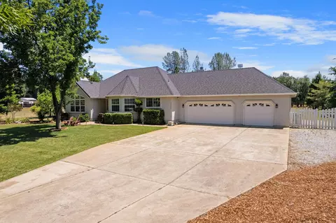 Exterior - 13087 Spring Lake St, Redding, CA 96003 photo 25 of 26