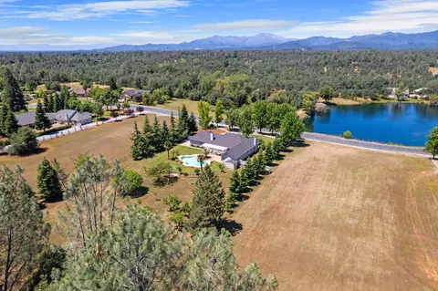 View/Area - 13087 Spring Lake St, Redding, CA 96003 photo 8 of 9