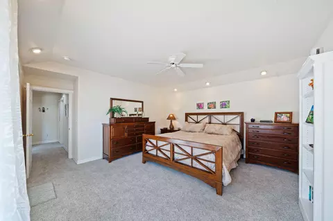 Bedroom - 13087 Spring Lake St, Redding, CA 96003 photo 2 of 5