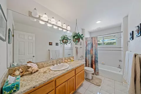 Bath - 13087 Spring Lake St, Redding, CA 96003 photo 4 of 4