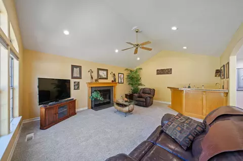 Living - 13087 Spring Lake St, Redding, CA 96003 photo 3 of 9