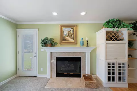 Living - 13087 Spring Lake St, Redding, CA 96003 photo 9 of 9