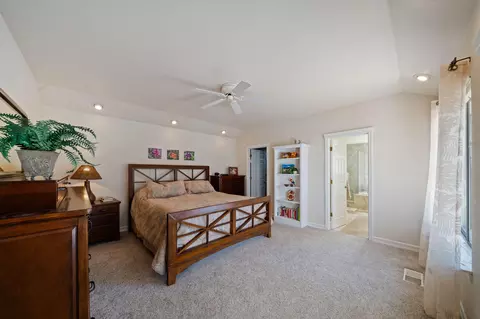 Bedroom - 13087 Spring Lake St, Redding, CA 96003 photo 1 of 5