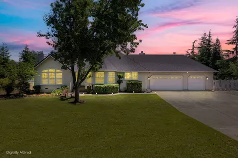 13087 Spring Lake St, Redding, CA 96003