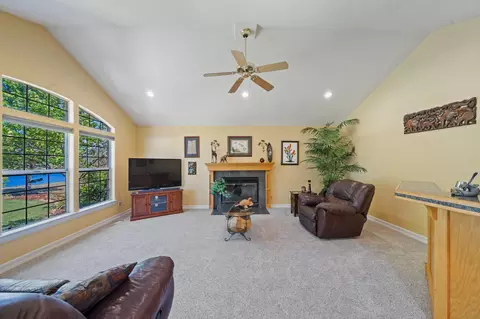 Living - 13087 Spring Lake St, Redding, CA 96003 photo 2 of 9