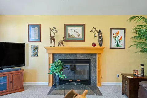 Living - 13087 Spring Lake St, Redding, CA 96003 photo 4 of 9