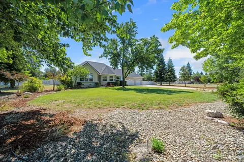 Exterior - 13087 Spring Lake St, Redding, CA 96003 photo 23 of 26