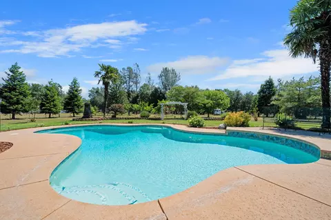 Exterior - 13087 Spring Lake St, Redding, CA 96003 photo 9 of 26