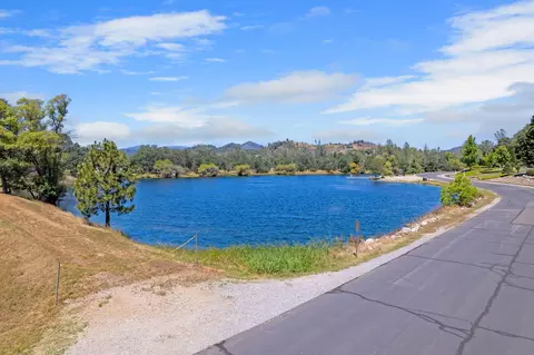 View/Area - 13087 Spring Lake St, Redding, CA 96003 photo 9 of 9