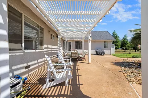 Exterior - 13087 Spring Lake St, Redding, CA 96003 photo 3 of 26