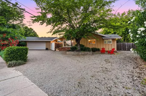 1060 Lincoln St, Redding, CA 96001