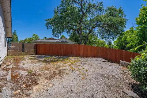 Exterior - 790 Donna Ct, Redding, CA 96003 photo 4 of 18