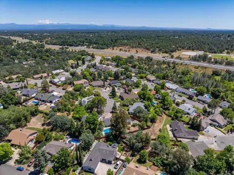 View/Area - 790 Donna Ct, Redding, CA 96003 photo 7 of 9
