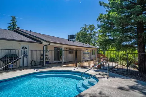 Exterior - 790 Donna Ct, Redding, CA 96003 photo 13 of 18