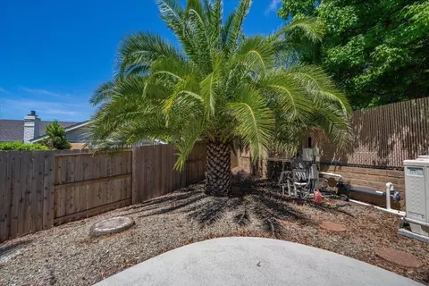 Exterior - 790 Donna Ct, Redding, CA 96003 photo 12 of 18