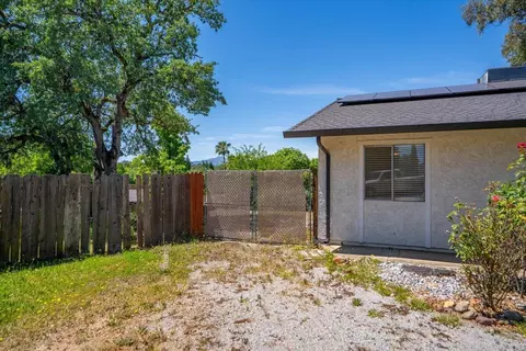 Exterior - 790 Donna Ct, Redding, CA 96003 photo 17 of 18