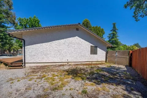 Exterior - 790 Donna Ct, Redding, CA 96003 photo 15 of 18