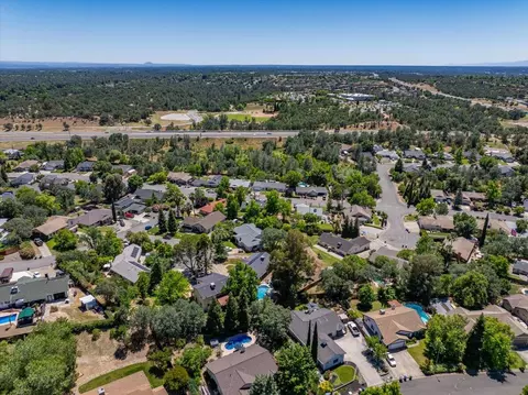 View/Area - 790 Donna Ct, Redding, CA 96003 photo 6 of 9