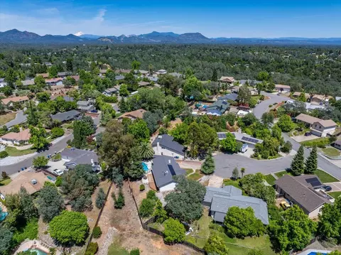 View/Area - 790 Donna Ct, Redding, CA 96003 photo 8 of 9