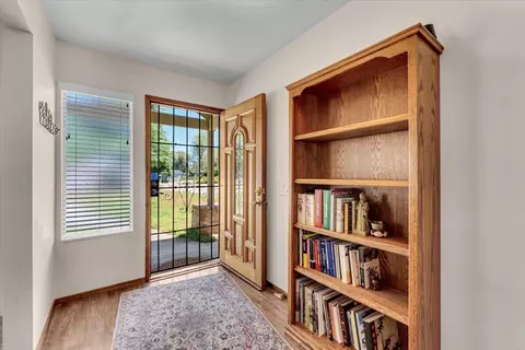 Entry Way - 790 Donna Ct, Redding, CA 96003 photo 1 of 2