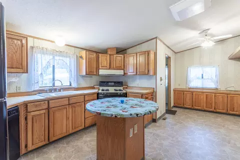 720 Little Deer Ln, Redding, CA 96003 photo 4