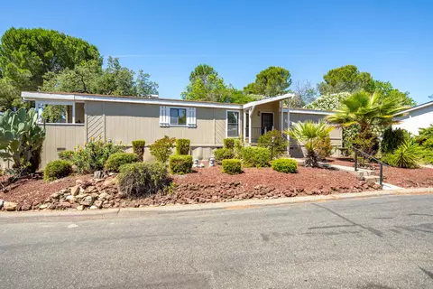 720 Little Deer Ln, Redding, CA 96003