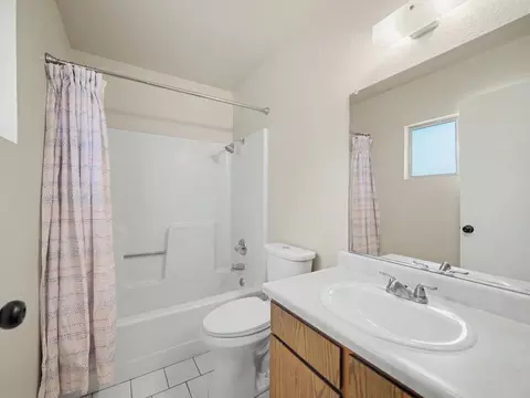 Bath - 861 Redwood Blvd, Redding, CA 96003 photo 2 of 2