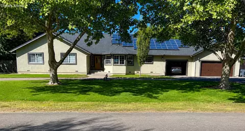 22530 Fairlane Ct, Red Bluff, CA 96080