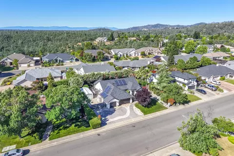View/Area - 2280 Cumberland Dr, Redding, CA 96001 photo 2 of 4