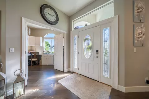 Entry Way - 2280 Cumberland Dr, Redding, CA 96001 photo 1 of 2