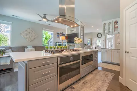 Kitchen - 2280 Cumberland Dr, Redding, CA 96001 photo 3 of 4