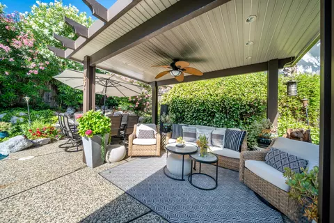 Exterior - 2280 Cumberland Dr, Redding, CA 96001 photo 12 of 15