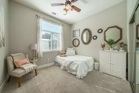 Bedroom - 2280 Cumberland Dr, Redding, CA 96001 photo 1 of 2