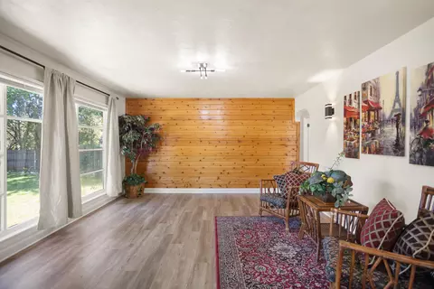 Living - 3475 Nicolet Ln, Redding, CA 96001 photo 2 of 2