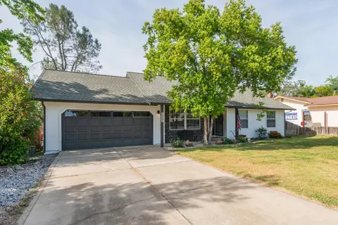 2624 Howard Dr, Redding, CA 96001