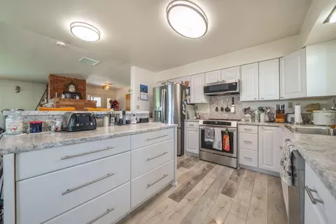Kitchen - 19031 Old State Hwy, Macdoel, CA 96058 photo 7 of 11