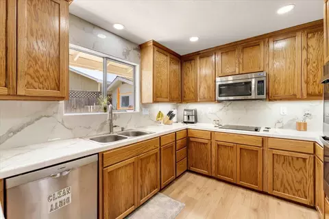 Kitchen - 1335 Franzel Rd, Red Bluff, CA 96080 photo 3 of 4