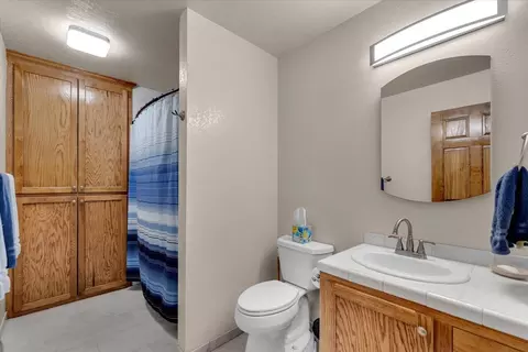 Bath - 1335 Franzel Rd, Red Bluff, CA 96080 photo 3 of 3