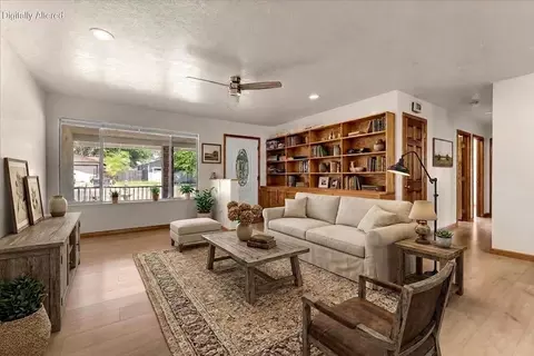 Living - 1335 Franzel Rd, Red Bluff, CA 96080 photo 1 of 2