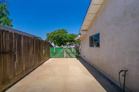 Exterior - 1335 Franzel Rd, Red Bluff, CA 96080 photo 7 of 11