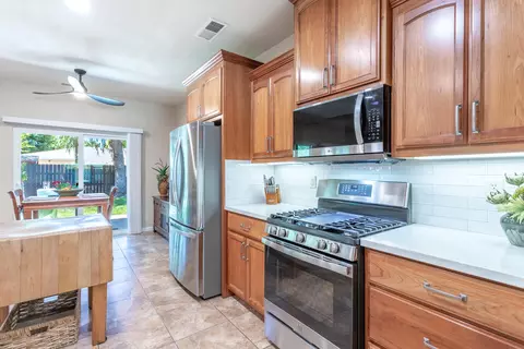 Kitchen - 10 Cinder Cone Loop, Chico, CA 95973 photo 3 of 4