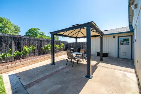 Exterior - 710 Melton Ct, Red Bluff, CA 96080 photo 7 of 14