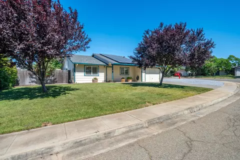 Exterior - 710 Melton Ct, Red Bluff, CA 96080 photo 4 of 14
