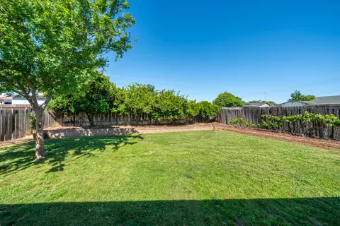 Exterior - 710 Melton Ct, Red Bluff, CA 96080 photo 10 of 14