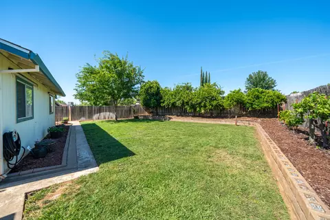 Exterior - 710 Melton Ct, Red Bluff, CA 96080 photo 8 of 14