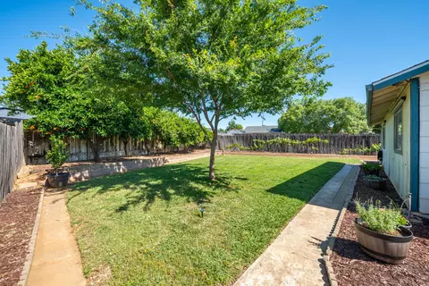 Exterior - 710 Melton Ct, Red Bluff, CA 96080 photo 12 of 14